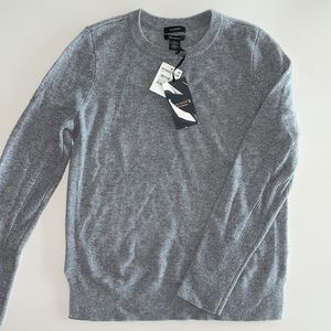NEW 100% Cashmere Halogen Sweater. Soft Grey (1 pic natural color). Size M, NWT